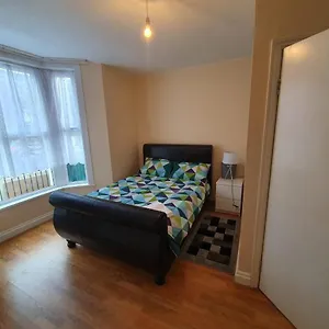 Zone 2 Three Bedroom Apartamento